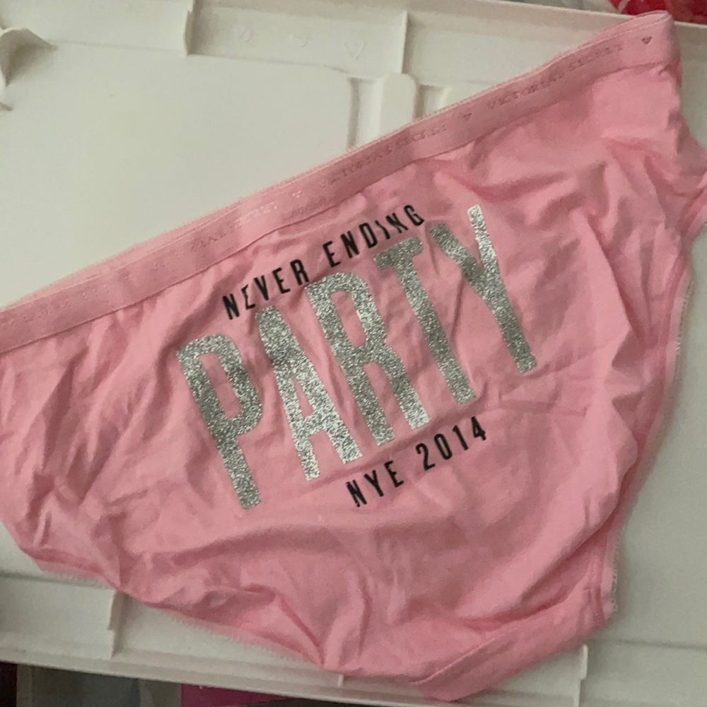 Rare Victoria’s Secret Limited Edition VS Cotton Kiss Me NYE 2014